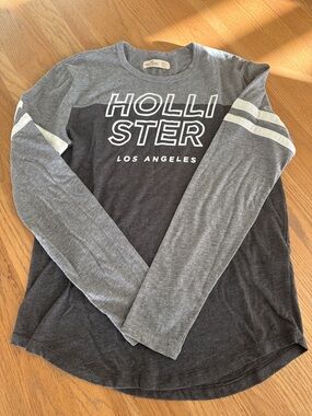 Hollister Two-Tone Gray Long Sleeve Logo Tee